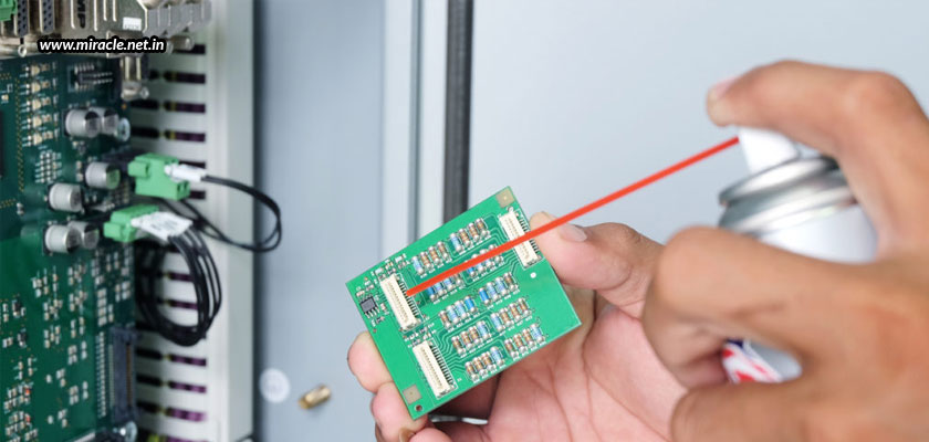 Cleaning-A-Printed-Circuit-Board-1